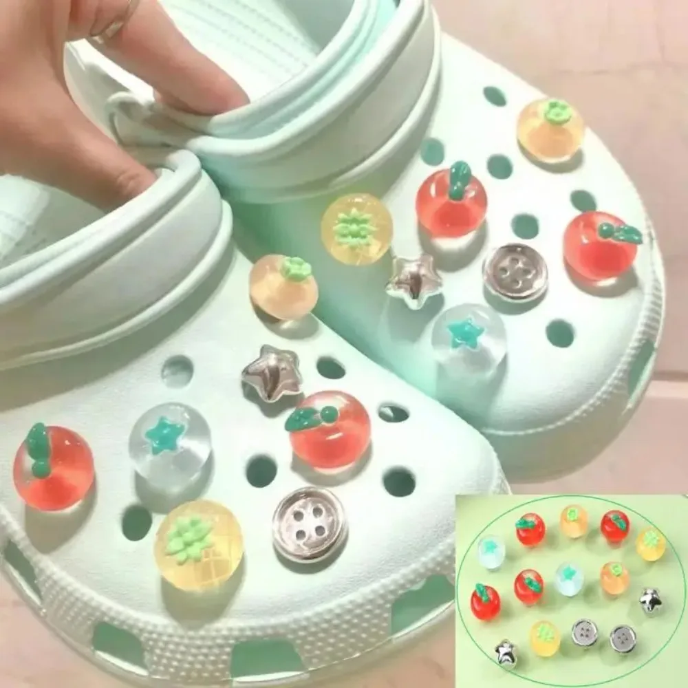 14pcs 신발 매력 이동식 귀여운 투명 토마토 신발 액세서리 여자 여름 신발 DIY 구멍