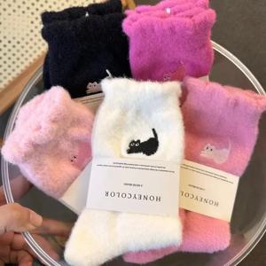 3 쌍 프리미엄 느낌 귀여운 고양이 아늑한 털이 밍크 벨벳 양말 가을 겨울 양말 두꺼운 플러시 따뜻한 수면 홈 푹신한 양말