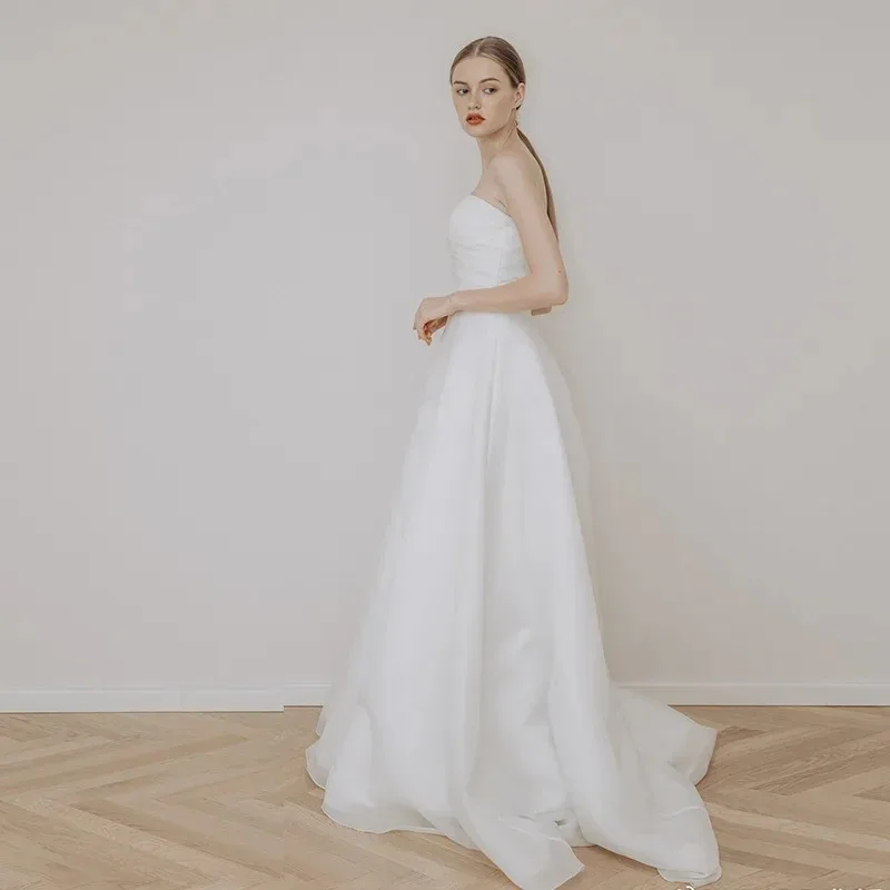 섹시한 Strapless 웨딩 드레스 우아한 A 라인 민소매 Vestido 클래식 레이스 업 작은 기차 가운