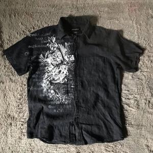 Y2K 블랙 셔츠 Affliction 레트로 티셔츠 하라주쿠 남성 스컬 성경문구 프린팅 티셔츠 패션 고딕 반팔 탑