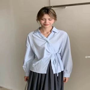 Jmprs 달콤한 프랑스어 레트로 셔츠 여성 레이스 패치 워크 긴 소매 우아한 블라우스 디자인 V 넥 불규칙한 봄 레이디 레이스 업 탑
