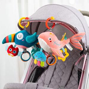 유모차 교수형 장난감 귀여운 플러시 동물 아기 딸랑이 Crinkle Squeaky Toys 0 12 개월 유아 감각 개발 뮤지컬 장난감