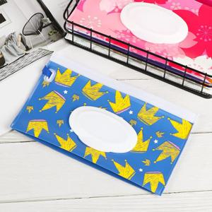 1pcs 야외 귀여운 스냅 스트랩 아기 제품 플립 커버 운반 케이스 화장품 주머니 젖은 물티슈 가방 티슈 상자 유모차 액세서리