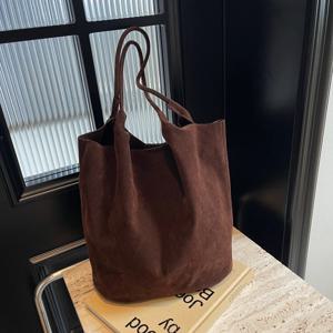 스웨이드 바느질 스레드 레트로 여성용 숄더 백 지퍼 캐주얼 다목적 2024 새로운 단색 고용량 캐주얼 토트