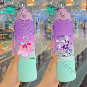 KPop 악마 사냥꾼 플라스틱 밀짚 컵 700ML 어린이 휴대용 스포츠 물병 어린이 차가운 음료 주스 컵 음료 용기