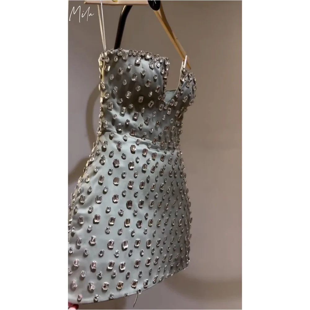 Mila Strapless 미니 새틴 파티 드레스 크리스탈 섹시한 이브닝 드레스 스파게티 스트랩 홈 커밍 맞춤형 댄스 파티 드레스 2025