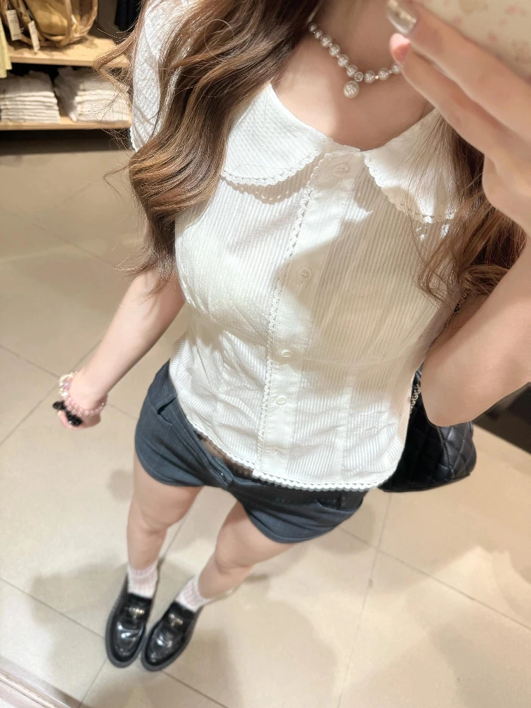 화이트 돌 칼라 셔츠 여성 여름 디자인 허리 조절 슬림핏 반팔 탑 신상 스윗 스쿨 스타일 버튼 디테일