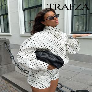 TRAFZA 여성 가을 ​​긴 소매 터틀넥 지퍼 포켓 드로우 스트링 캐주얼 코트 여성 패션 폴카 도트 프린트 자켓