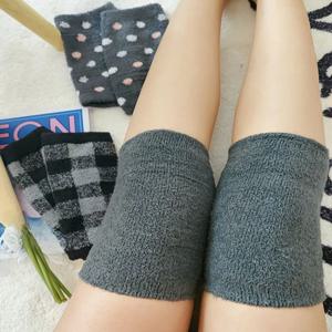 따뜻함 깃털 초단거리 얇은 여성용 무릎 패드 부드러운 피부 친화적인 편안한 팔꿈치 패드 추운 다리 보호용