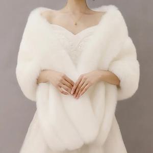 고품질 가짜 모피 웨딩 목도리 부드러운 두꺼운 신부 랩 아이보리 그레이 블랙 레드 핑크 신부 케이프 여성 액세서리 공식 파티