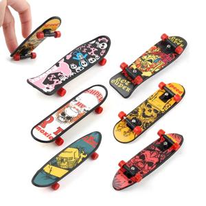 12 Pcs 미니 스케이트 보드 장난감 플라스틱 크리 에이 티브 손가락 스케이트 보드 아이 생일 파티 호의 데스크탑 게임 장난감 선물 필러
