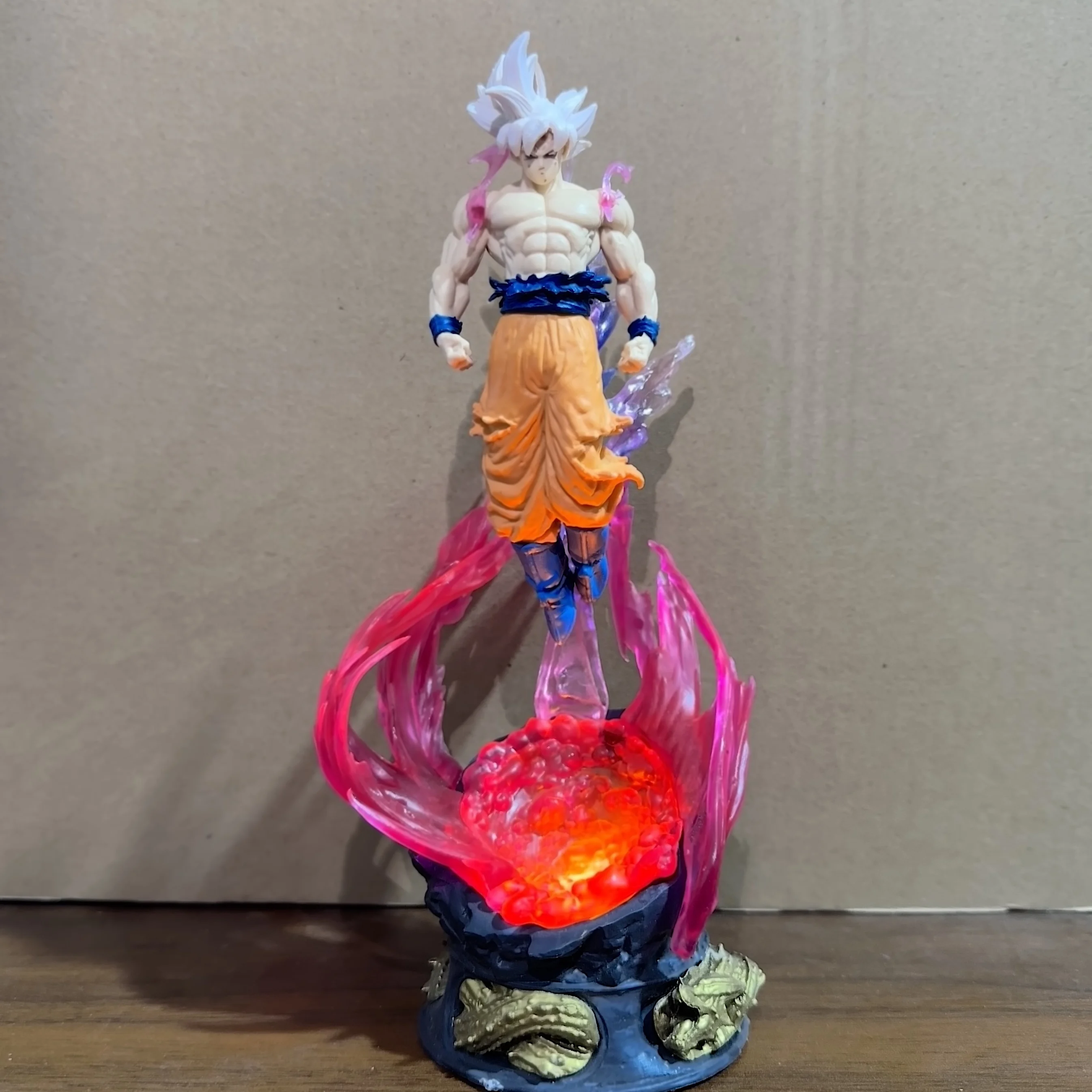 드래곤 볼 Z Goku Ultra Instinct Figure Ultra Instinto Goku 피규어 24cm PVC 동상 컬렉션 모델 장난감 선물