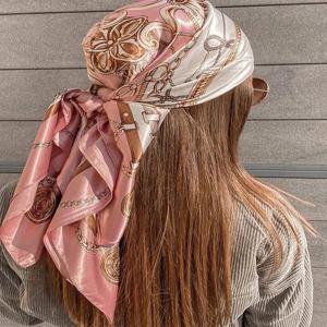 새로운 브랜드 인쇄 머리띠 스카프 여성 패션 90*90cm 실크 새틴 Hijab Bandana Neckerhicef 태양 보호 목도리 랩 Headscarf
