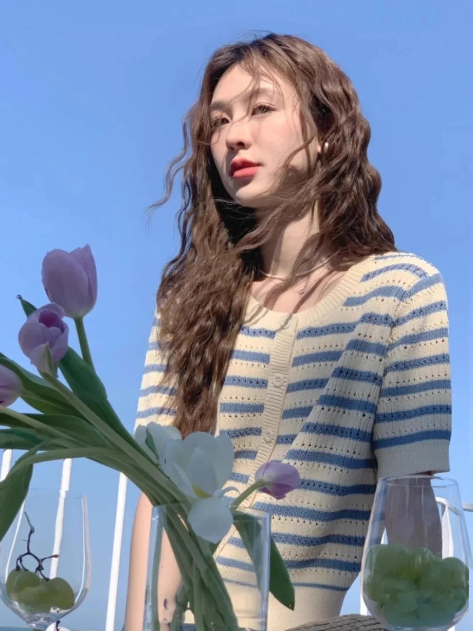한국 젠틀 블루 화이트 스트라이프 컬러 블록 니트 오픈 가디건 여성 여름 얇은 반팔 홀터넥 라운드넥 루즈핏 탑