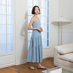 LS_Blue sleeveless dress