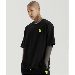 남성 네온 와펜 반팔 티셔츠_LW222TS425