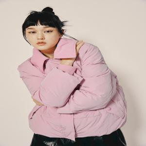 [정가798000]코듀로이 카라 자수 구스다운 점퍼 LFUCW24410