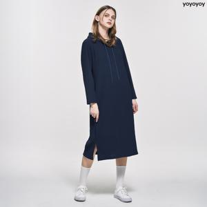 yoyoyoy여성[최초가 129,000원] 우븐 배색 플리츠 후드 원피스_AI02WNPOP08