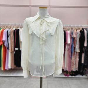 [샤틴]러프프릴넥 끈 블라우스(이너)S233C203A03