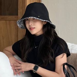 [헤지스]블랙 라인배색 양면벙거지모자HIHE5E016BK