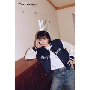 [벤셔먼]현아 여성 엠브이더리 로고 데님 바시티 자켓 BOCJP813F