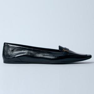 25 FW 생로랑 YSL 카산드레 로고 플래크 레더 발레리나 플랫 블랙 818008 AAEHW 1000