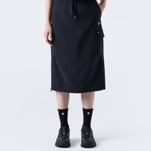[데상트공식] 우먼스 우븐 스커트 SQ322PSK71