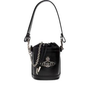 25 FW 비비안웨스트우드 orb embellished bucket bag 4C030009WL00BR TP441116572