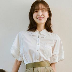 [샤틴]이중카라넥 소매벌륜레이스 블라우스S242B259A03_JK