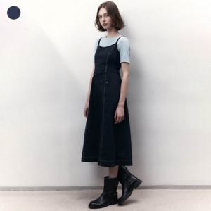 [게스(진)]여성 백 스트랩 스티치 배색 슬리브리스 원피스 OP2W5795