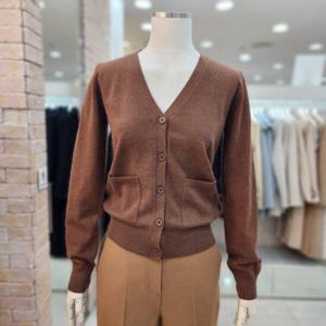[JJ JIGOTT]JJ지고트 패치 포켓 브이넥 가디건 GM9P1CD92_DG