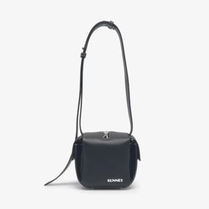 써네이 쿠베토 펠레 그라나타 크로스백 - 블랙  MACCWBAG003LTH003001
