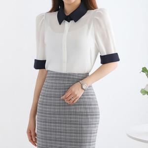 [플랜비컬렉션]심플 배색 포인트 반팔 블라우스_PM2506BL034B