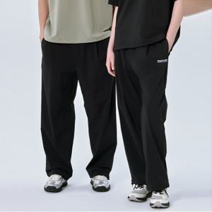 [휠라] 정상* 109,000원 경량 스트레치 밑단 스트링 트레이닝 팬츠(FS2WPG2132X_BLK)