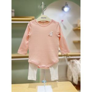 압소바HM (아기슈트) 크루바디슈트(바지포함)25년신상 (Q1A2510623)