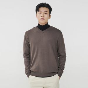 [by파크랜드]브라운 소프트 카라멜 브이넥 스웨터.GWV21434