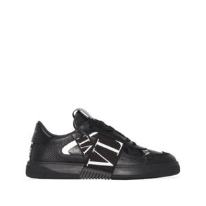 발렌티노 가라바니 스니커즈 YS0C58 WRQ0NO Black
