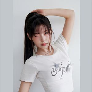 [게스(진)]여성 절개 디테일 골지 반팔티 YP2K2436
