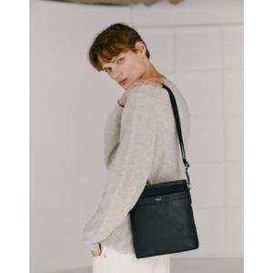[헤지스ACC] 체크 실버로고 크로스백 HJBA3F172BK