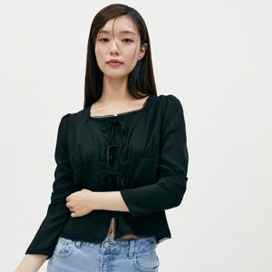 플라스틱아일랜드  (PR2WB368) 스퀘어넥 끈여밈 블라우스