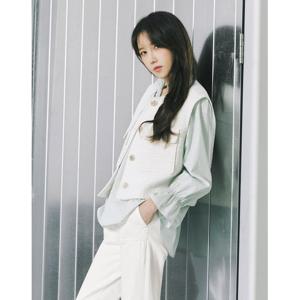 [올리비아로렌]트위드 숏 베스트_VVCQC3S2381