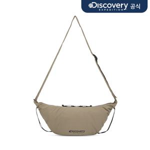 [디스커버리] 커브 패디드 드로스트링 퍼커링 백 M (CAMEL)  DXCR5145N-CAS