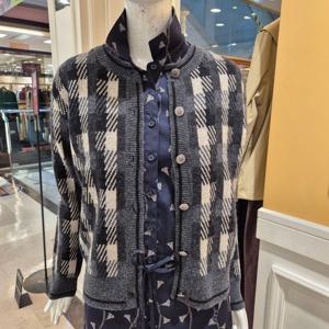 [BCBG] 비씨비지 겨울24 하운드 라쿤 가디건 B4D9K107