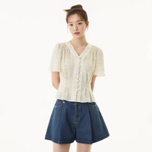 플라스틱아일랜드  (PR2WB663) 플로럴 콩단추 블라우스