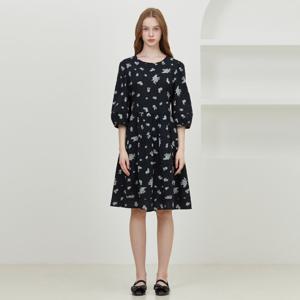 [써스데이아일랜드][여성]라운드넥 엠보 원피스(T252MOP142W)
