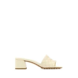 BOTTEGA VENETA 보테가 베네타 화이트 샌들힐 2118443