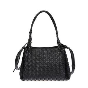 BOTTEGA VENETA 보테가 베네타 파라슈트 미디엄 블랙 숄더백 2094804