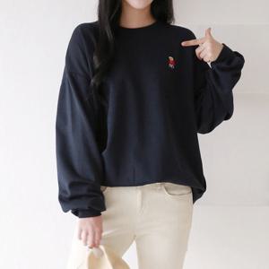 [올리비에스클로젯] 데일리 곰돌이자수 맨투맨 티셔츠_O2508TS158C