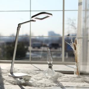 프리즘 [중급] LED 스탠드 PL-3200WH