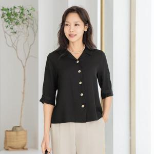 엄마옷 마담4060 단추핀턱블라우스-QBL2505009-